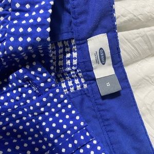 Old navy blue shorts with white dots!! Size 12!